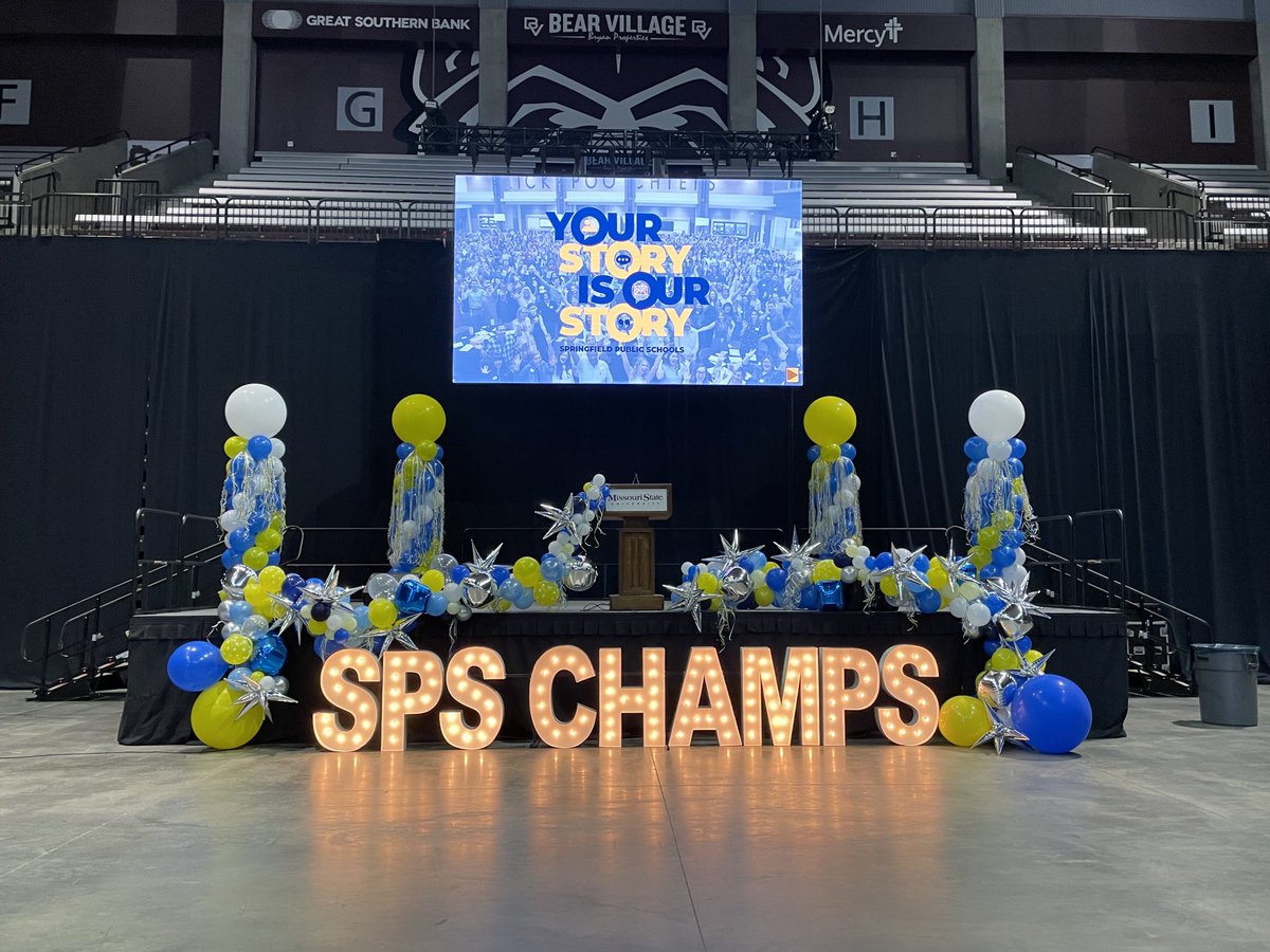 DrGrenitaLathan's tweet photo. Getting ready for the biggest pep rally of the year. #BackToSPS #SPSstory #Championshipyear ⁦@officialSPS⁩ https://t.co/WruaGRagAP