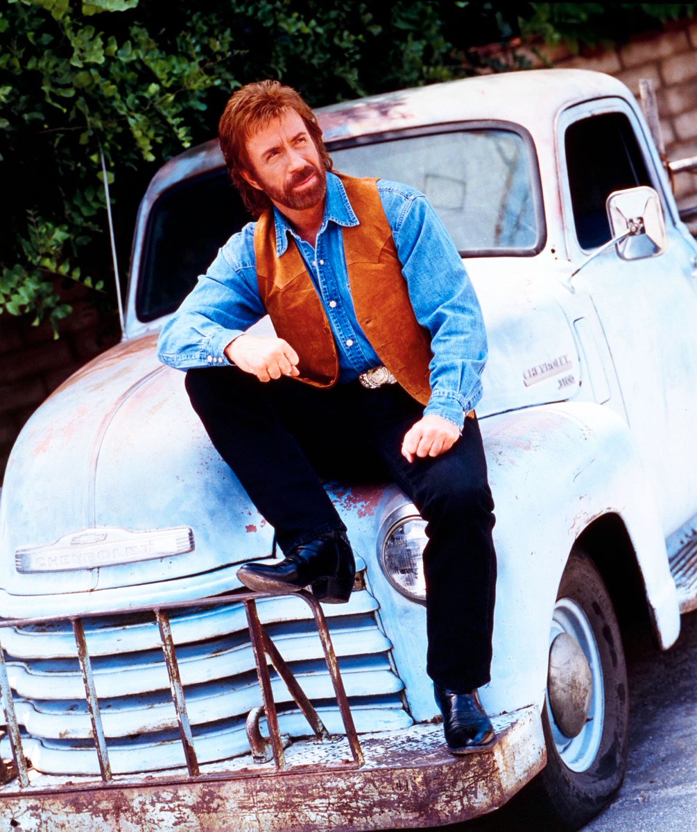 PlutoTV's tweet photo. Flashback to when I got my senior pictures taken.

Watch Walker, Texas Ranger weekdays at 4pm ET on TV Land Drama! 🤠 https://t.co/IPBCGtflV1 #WesternsWeeks https://t.co/gArjMBlGK3