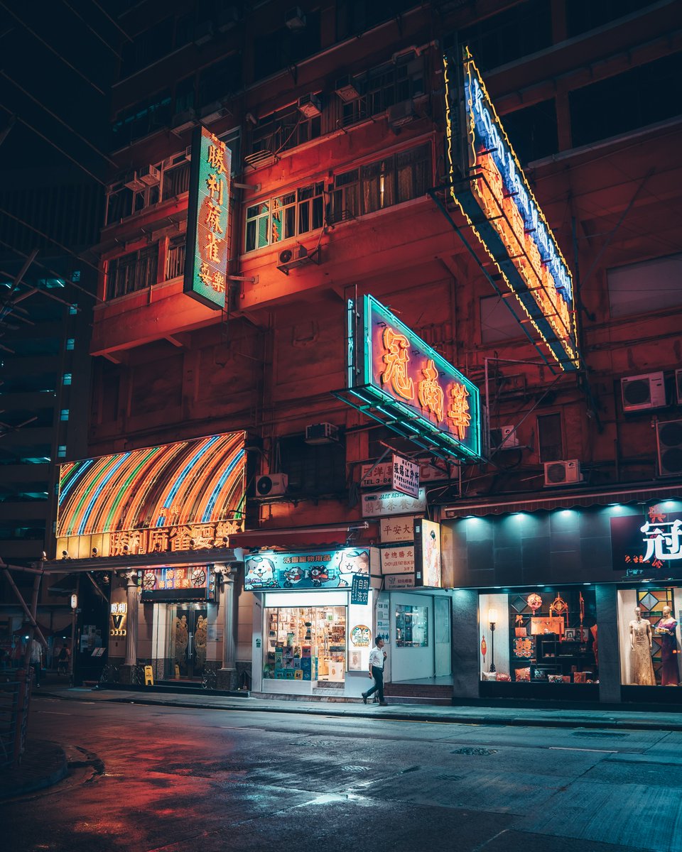 stfeyes's tweet photo. Another one bites the dust. As of today, the neon signs which have been overhanging this road for 25 years will be demolished. Bit by bit, Hong Kong is losing its visual identity, with the city becoming more and more bland with every thoughtless (or perhaps malicious) demolition https://t.co/zrhQ8UIETO