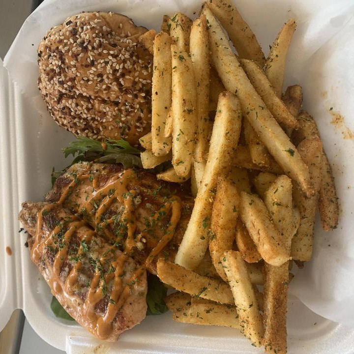 MidTownCleInc's tweet photo. Feeed Myyy Bellyyy Food Truck loves to serve their customers with a Yummy in their Tummy good time! Come check them out at The CHOMP today! American Style Comfort Food with a twist of Caribbean inspiration.
#midtown #cleveland #midtowncleveland #foodtrucks #food #yummy #cle https://t.co/a11tUOeD74