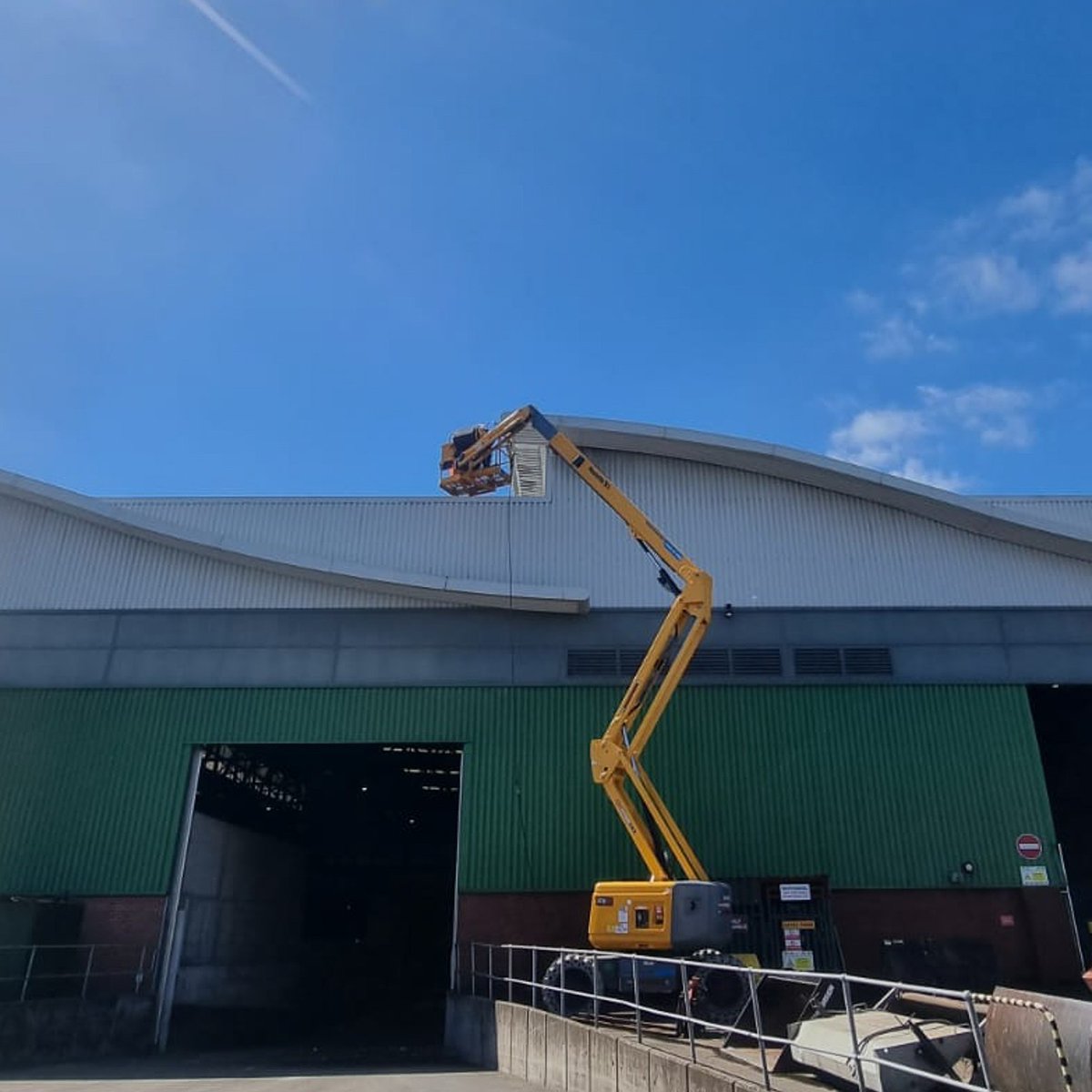 GTAccessLtd's tweet photo. 🟠🟠 Machine of the Day 🟠🟠

HAULOTTE HA20+ All terrain, all electric articulated boom

☎️ 0️⃣3️⃣3️⃣0️⃣ 3️⃣3️⃣3️⃣ 4️⃣8️⃣ 💻 info@gtaccess.co.uk 

https://t.co/g4QkLAkUfz

Photo Credit Rob H 

@haulottegroup #machineoftheday #accessprofessionals  #accesshire #wokringatheight https://t.co/hImh3vueEr