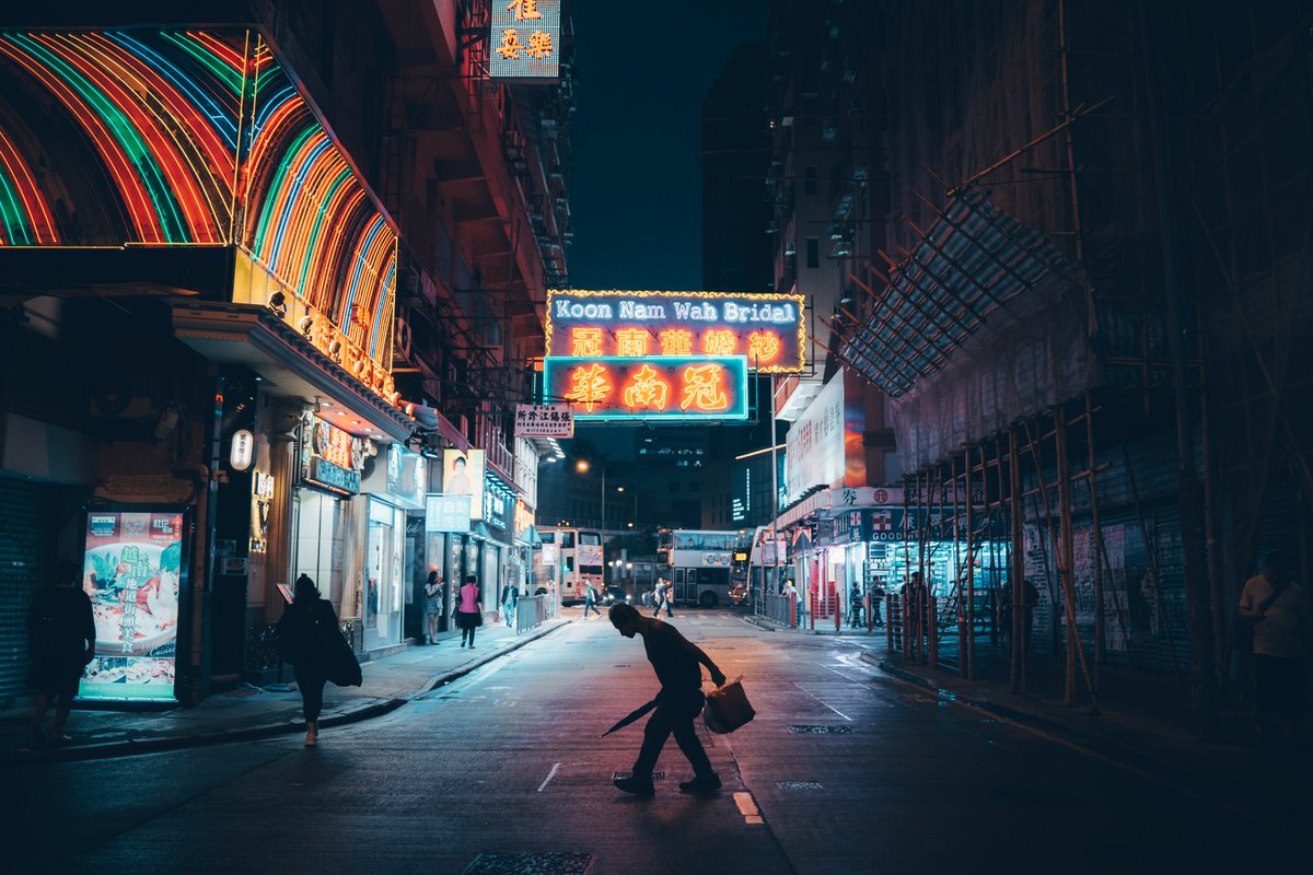 stfeyes's tweet photo. Another one bites the dust. As of today, the neon signs which have been overhanging this road for 25 years will be demolished. Bit by bit, Hong Kong is losing its visual identity, with the city becoming more and more bland with every thoughtless (or perhaps malicious) demolition https://t.co/zrhQ8UIETO