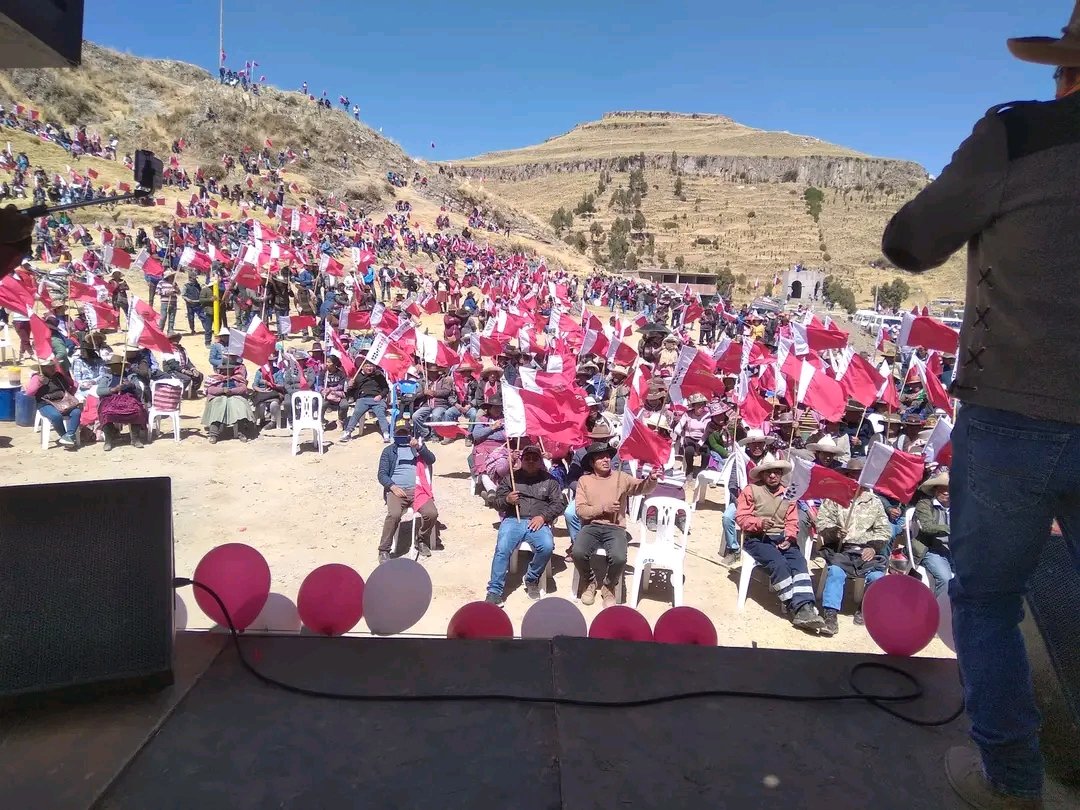 RegionCuscoPL's tweet photo. Gracias hermanos de Velille, respaldo total al partido del pueblo.
@VLADIMIR_CERRON @PERU_LIBRE1 @ctc https://t.co/hw4P9VXMxX