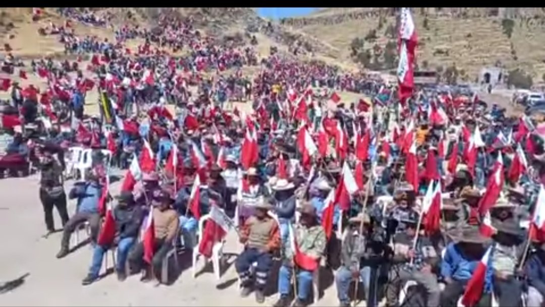 RegionCuscoPL's tweet photo. Gracias hermanos de Velille, respaldo total al partido del pueblo.
@VLADIMIR_CERRON @PERU_LIBRE1 @ctc https://t.co/hw4P9VXMxX