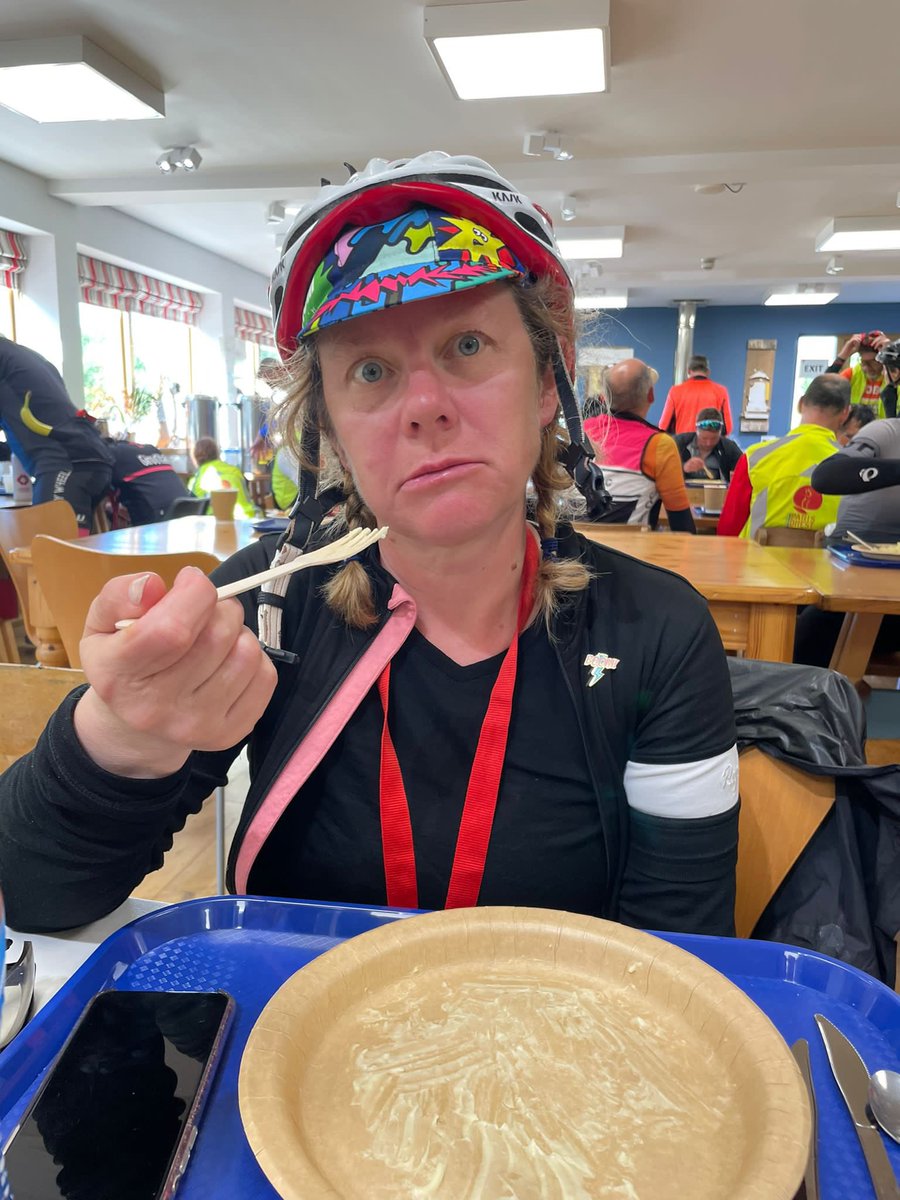 muddyshoes66's tweet image. Last week I rode from London to Edinburgh and back. Pictures show me at my best 🤪 and worst 😵‍💫. I finished ~ 2hrs under the time limit and I’m pretty chuffed so celebrate with me and make a little donation to @WarChildUK. @LEL1500km #LEL2022. justgiving.com/fundraising/sa…