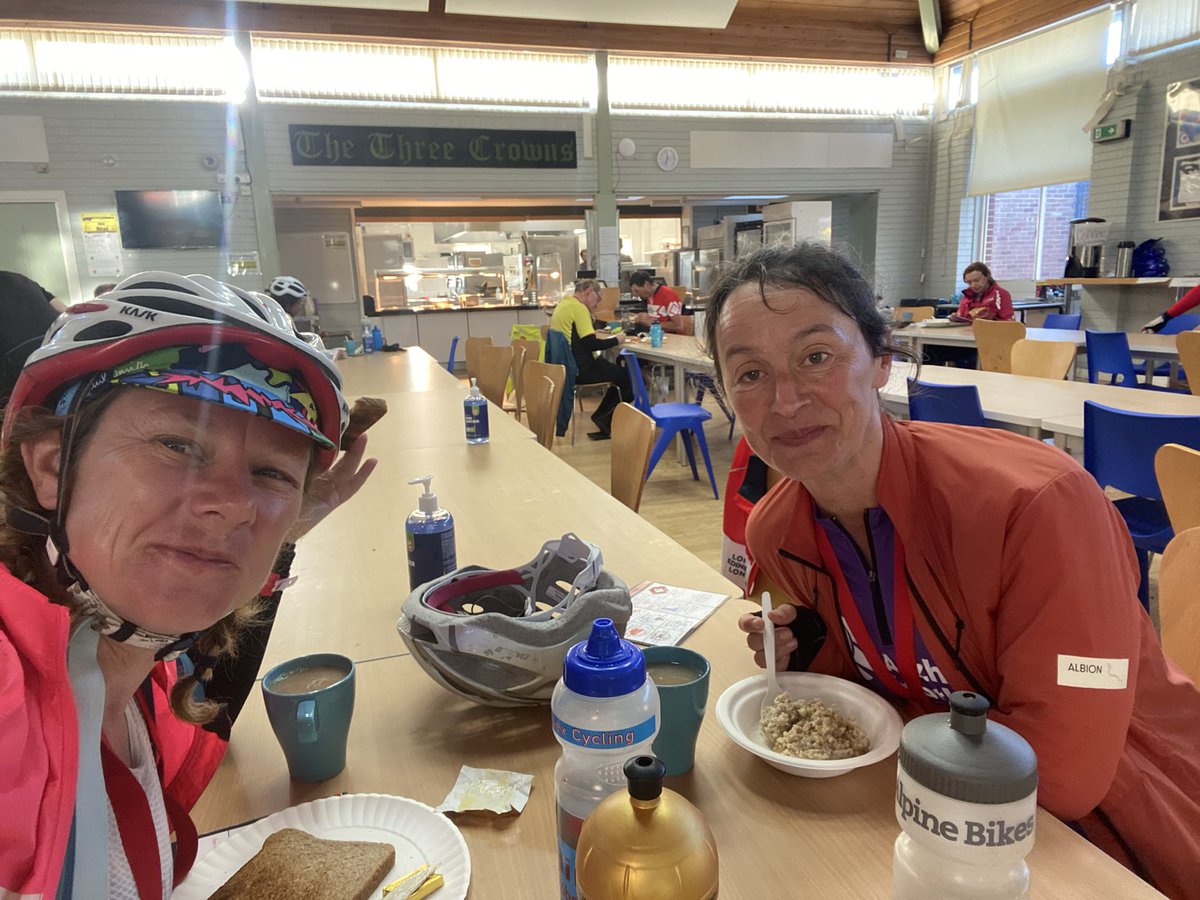 muddyshoes66's tweet image. Last week I rode from London to Edinburgh and back. Pictures show me at my best 🤪 and worst 😵‍💫. I finished ~ 2hrs under the time limit and I’m pretty chuffed so celebrate with me and make a little donation to @WarChildUK. @LEL1500km #LEL2022. justgiving.com/fundraising/sa…