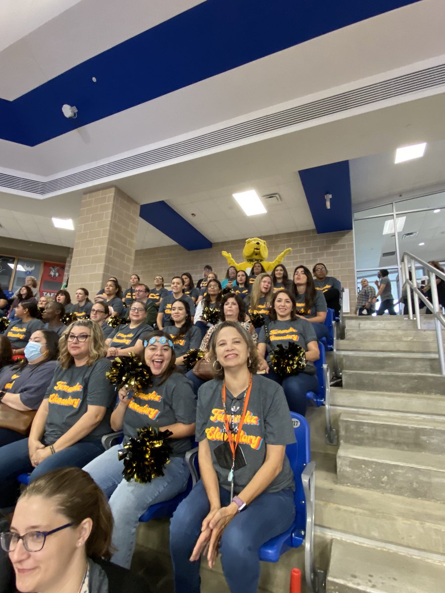 RZBarraza's tweet photo. @NISDFernandez is ready to be #NISDIgnited for 22-23 Convocation! Go Bulldogs! 🐾 @NISD @frankjohnson75 @JessMontferrand @Sosa06Andi https://t.co/ry6uqMzjtQ
