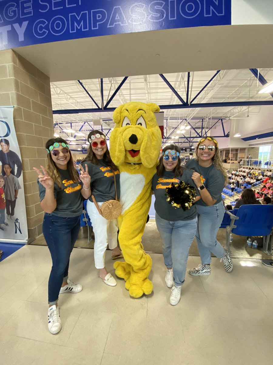 RZBarraza's tweet photo. @NISDFernandez is ready to be #NISDIgnited for 22-23 Convocation! Go Bulldogs! 🐾 @NISD @frankjohnson75 @JessMontferrand @Sosa06Andi https://t.co/ry6uqMzjtQ