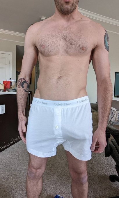 Bulging in boxers 🌞 https://t.co/i8mG2RJeZb