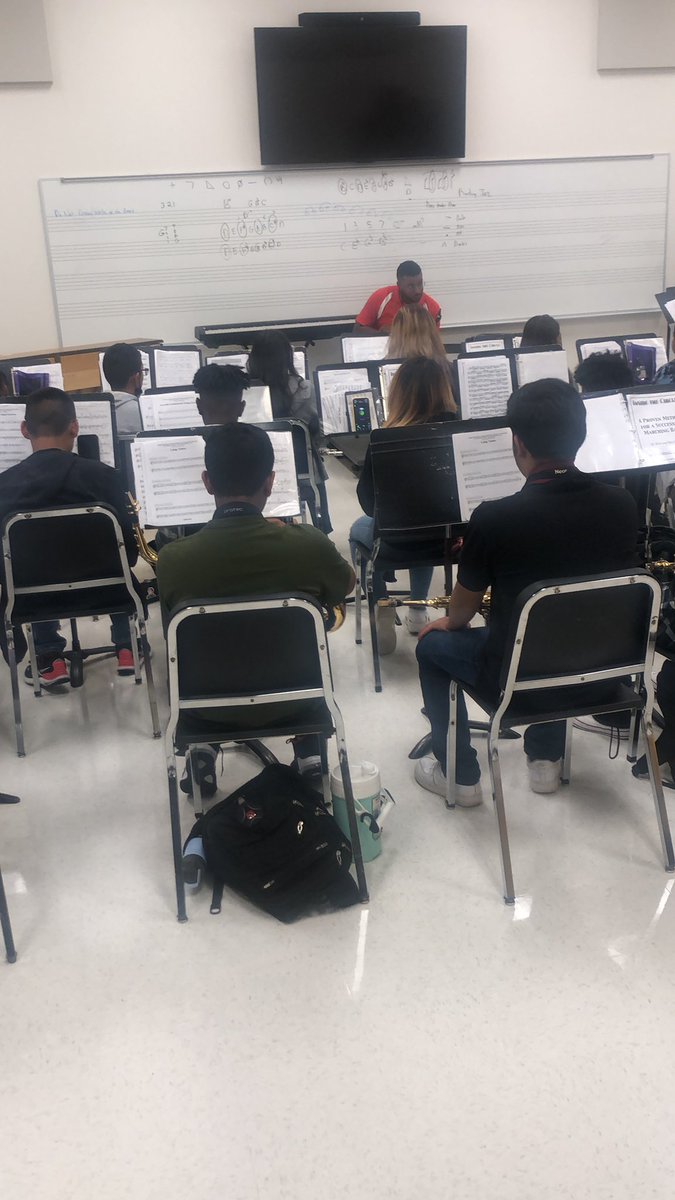 Dr_Booker's tweet photo. Mr. Taylor asks his students for their feedback on what could have been done better as the group plays. Student voice and discussion is key in the learning process. #SelfCritique #AcceleratedGrowth #RaiderRevolution https://t.co/c0JoGgaZ0Y
