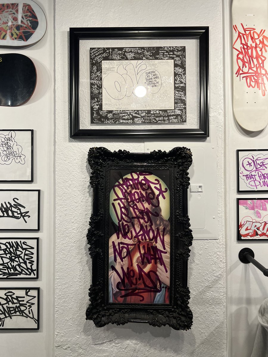 vraequintar's tweet photo. Rest In Peace Bernie Oiler. Last night was a great event in honor of this Miami writer put together by Dade wear. Lots of great images of his work, tattoo drawings, and hand styles for days. He was exceptional. #ripoiler #dadewear #graffiti https://t.co/HHCtVhLtyp