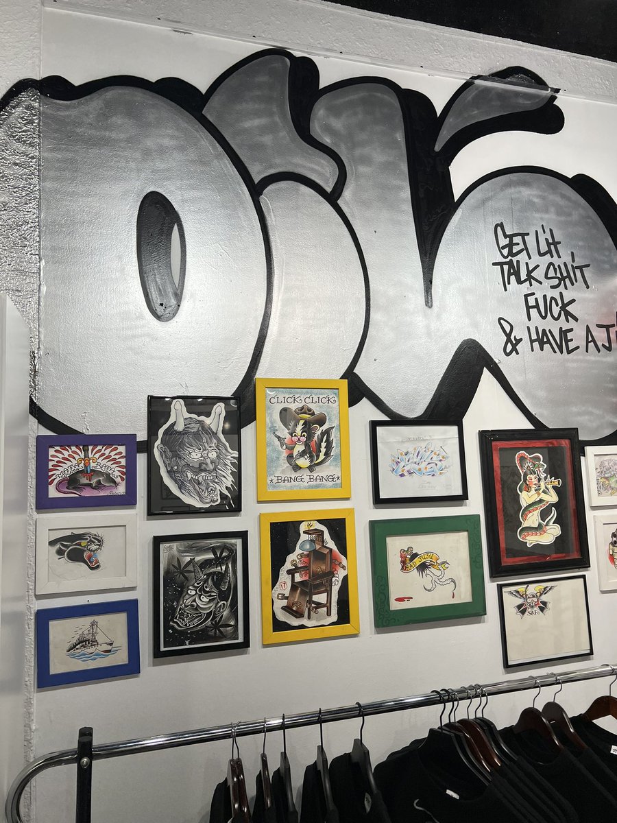 vraequintar's tweet photo. Rest In Peace Bernie Oiler. Last night was a great event in honor of this Miami writer put together by Dade wear. Lots of great images of his work, tattoo drawings, and hand styles for days. He was exceptional. #ripoiler #dadewear #graffiti https://t.co/HHCtVhLtyp