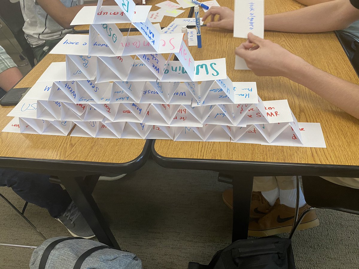 MemorialAcDec's tweet photo. Building towers out of what we have in common and working together to complete a history challenge. It’s been a fun start to school! https://t.co/4wLORrF4fx