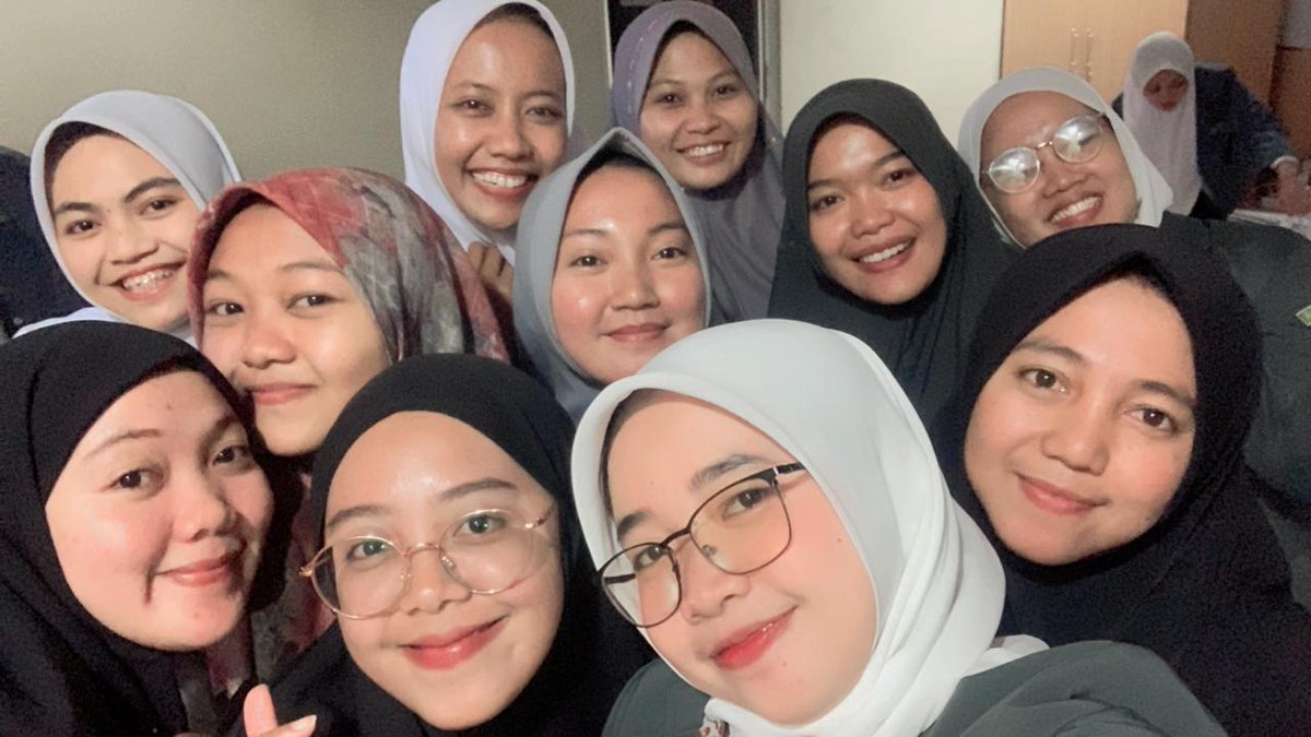 IPPNU_BWI's tweet photo. Konggres adem Konggres Full Senyum 
PC IPNU IPPNU BWX Hadir Bossssss!!!! Salah satu foto bersama IPPNU Setapal Kuda 🥰🥰🥰 #IPNUIPPNUSOLID @ppippnu @pp_ipnu https://t.co/YFAX7eUYTY