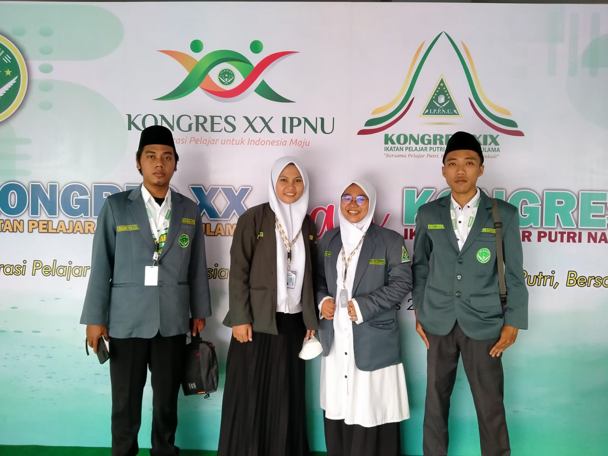 IPPNU_BWI's tweet photo. Konggres adem Konggres Full Senyum 
PC IPNU IPPNU BWX Hadir Bossssss!!!! Salah satu foto bersama IPPNU Setapal Kuda 🥰🥰🥰 #IPNUIPPNUSOLID @ppippnu @pp_ipnu https://t.co/YFAX7eUYTY