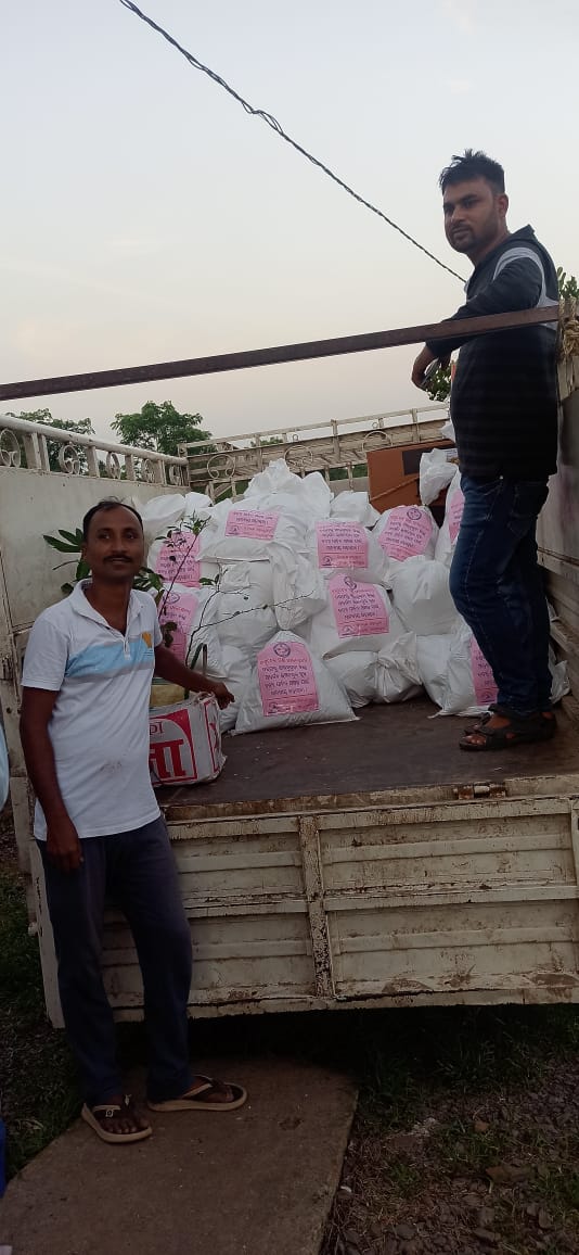 BasuFoundation's tweet photo. Thanks to our #volunteers in time procurement & packing #relief kits t for flood victims of #Chikhili,#Kaneikela,#Remta,#Sardhar etc of #lakhanpur block, Dist: #jharsuguda. Special thanks to our #donor @Pratyushpanda & @dm_jharsuguda for all support.
@CMO_Odisha @Paharaa24x7 https://t.co/3RRCWLQq3M