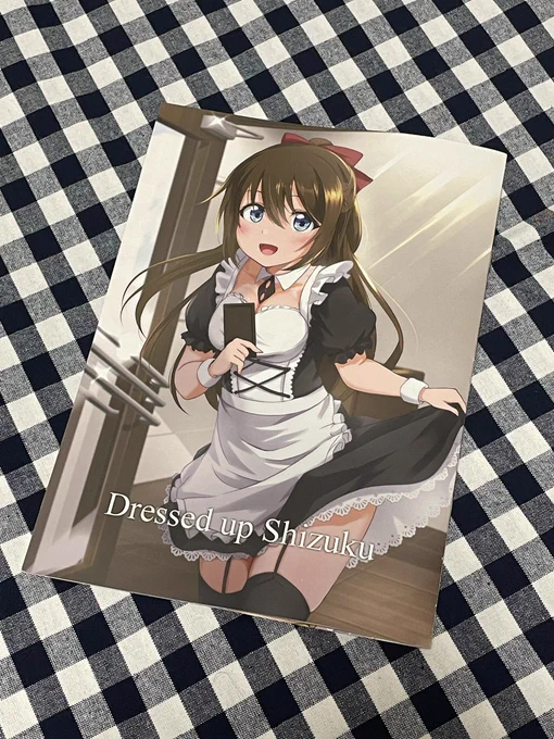 甘宮さん( )の新刊しずくちゃんイラスト集です。今回は、しずくちゃんが色んな衣装を着てますが、どれもめちゃくちゃ可愛くてしずくちゃん推しでなくとも惚れ込むこと間違いなしですちなみに僕はチャイナしずくちゃんが大変好きです! 