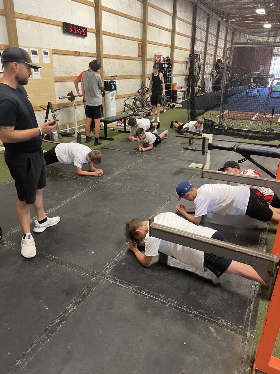 ClintonMiddleBB's tweet photo. Middle School Hawks yesterday starting their fall throwing, speed/agility and strength/conditioning programs! 

#GoHawks https://t.co/cME25xlCL0