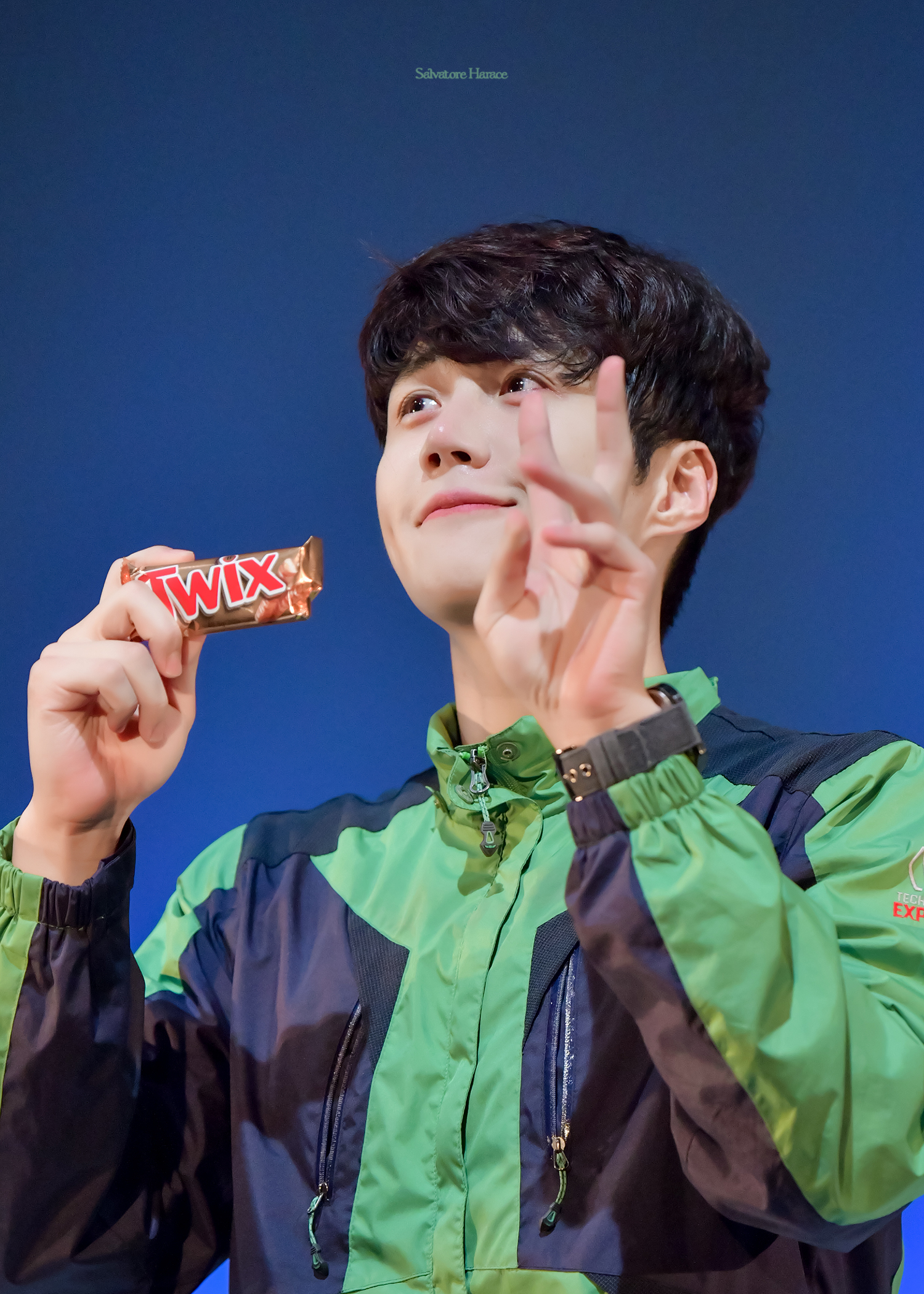 FaSPAemUEAAkTn5?format=jpg&name=4096x409