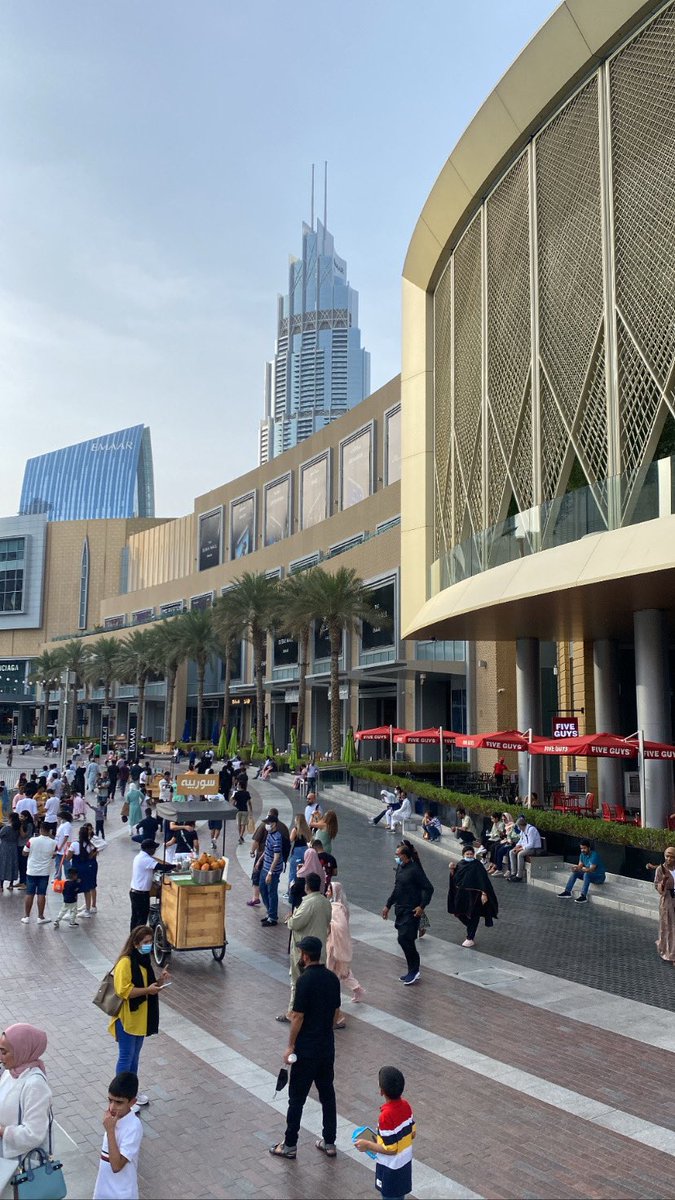10iad's tweet photo. بتسافر الى دبي 😍 🇦🇪 
ثريد لأجمل المطاعم والكوفيهات والمولات وجميع الاماكن الترفيهية في دبي🇦🇪✈️ 
•اذا مشغول لايك وارجع لها بعدين🇦🇪 https://t.co/mjqkIBXHgB