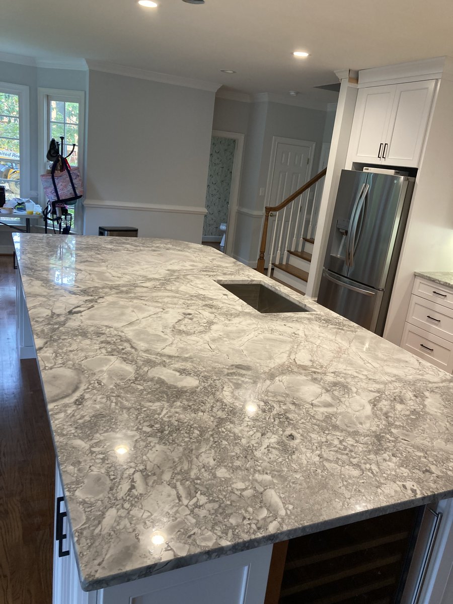 LlcStoneware's tweet photo. Yesterday's job went something like this 💥. This was done by our installer team here at stoneware. The beautiful stone is called super white and it is one of those that would look great in any kitchen or bathroom. https://t.co/64osTPrYS9