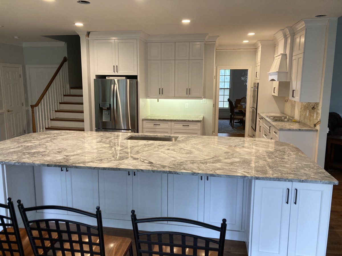 LlcStoneware's tweet photo. Yesterday's job went something like this 💥. This was done by our installer team here at stoneware. The beautiful stone is called super white and it is one of those that would look great in any kitchen or bathroom. https://t.co/64osTPrYS9