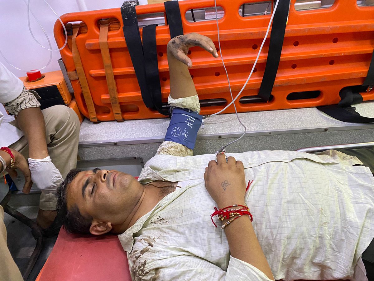 મહાભ્રષ્ટ ભાજપ સેનેટની ચુંટણી જીતવા માટે ગુંડાગીરી પર ઊતરી આવી છે. આમ આદમી પાર્ટીના કાર્યકર્તા પર હુમલો કરવામાં આવ્યો છે.