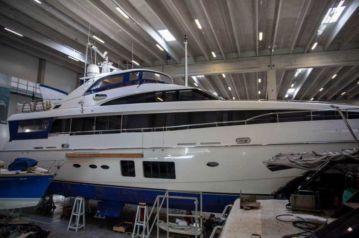 20/28 Even the crazy freak Medvedev, who glorifies war every day and threatens to invade all neighboring countries, was able to fool the European Union by simply transferring his yacht Fotinia to some random firm. It is now safely docked in Finland.