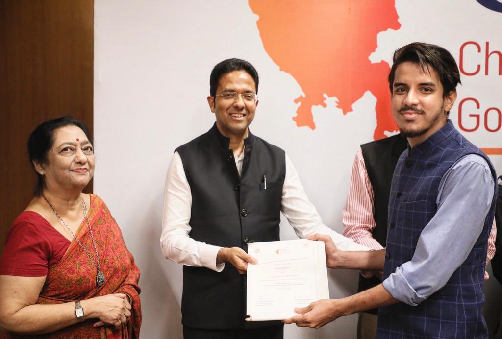 cm_gga's tweet photo. #GraduateStory

Romil was posted as a CMGGA in Sirsa district of Haryana. During his tenure, Romil fulfilled his desire to be an active catalyst of change by using his background in Law while working with the district administration. https://t.co/QCfCr5TYw8