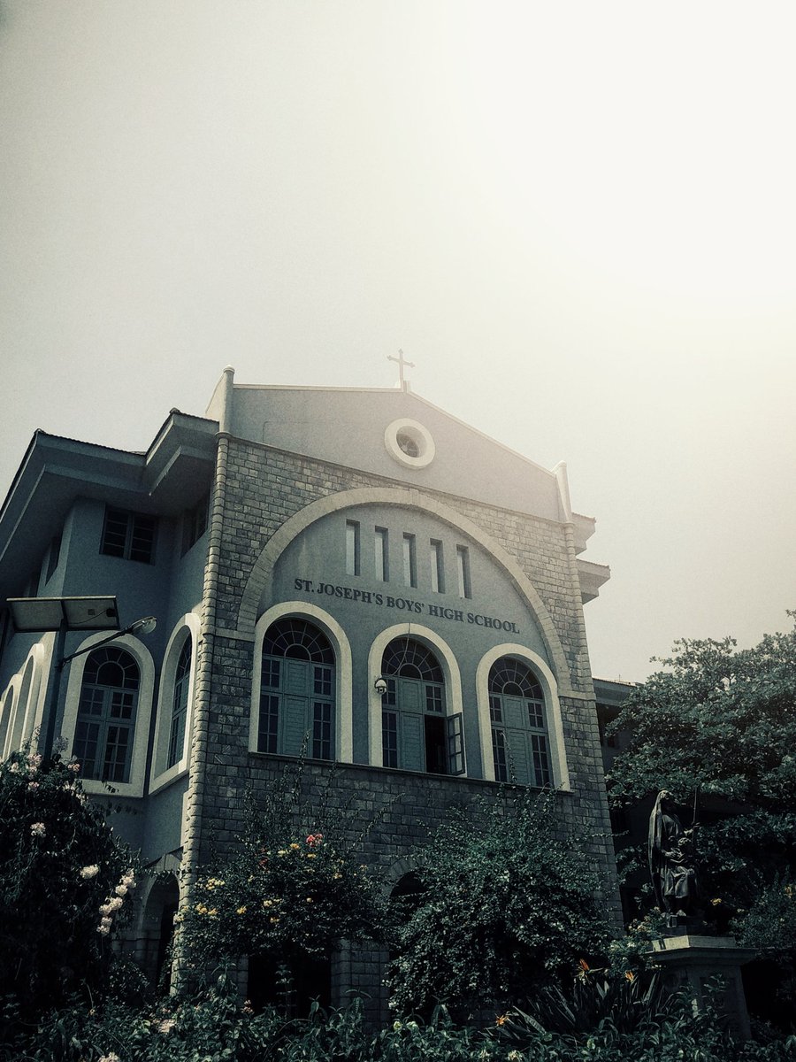 JosephWalter23's tweet photo. No.27 Museum Road
#shotonredminote4 #lightroom #snapseed #lensdistortion #bangalore #sjbhs https://t.co/KdjfvGKjQl