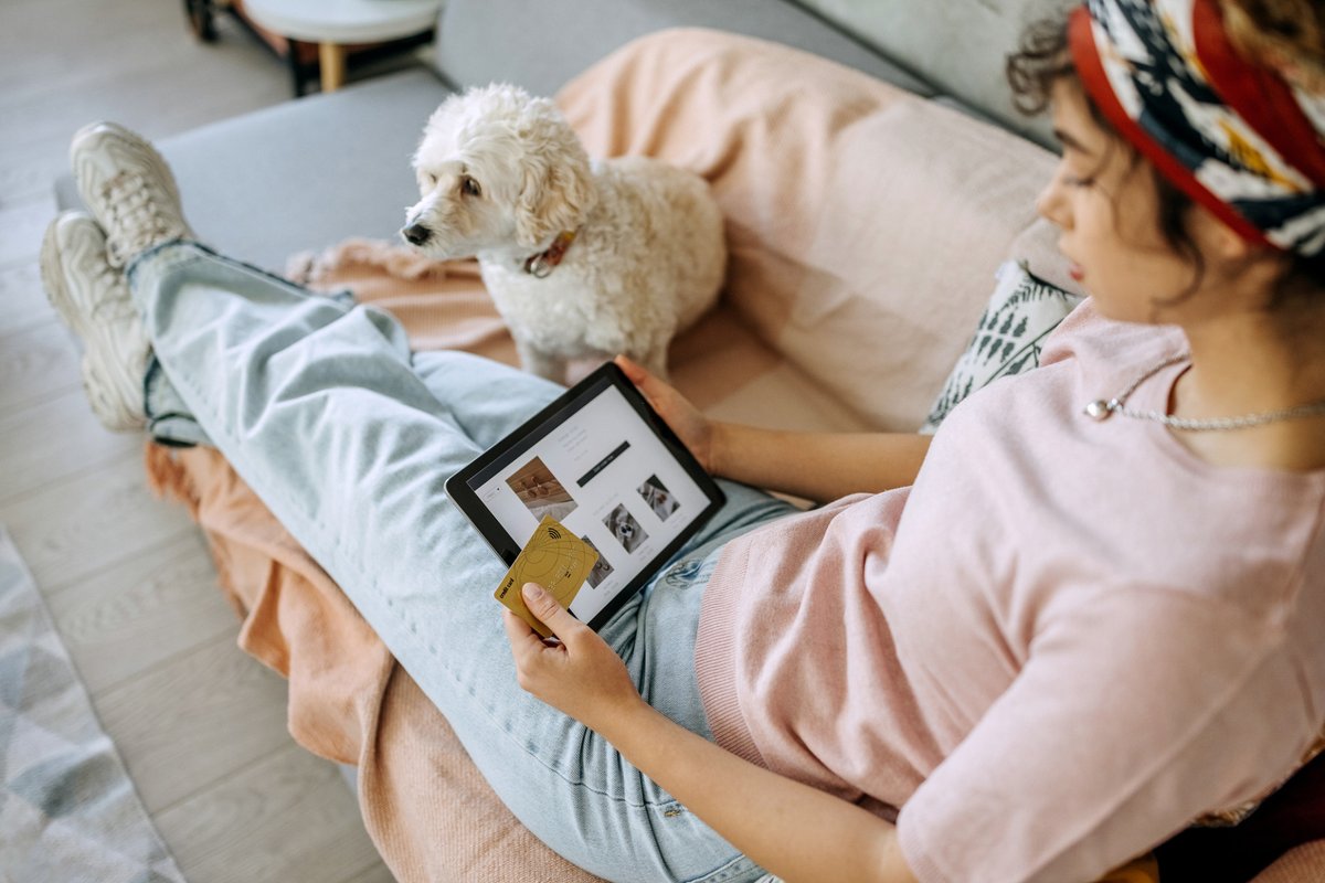 JasperXpim's tweet photo. Want to boost sales in your online shop but don't know where(or how) to start? 📈

Find out how to give customers a seamless shopping experience from start to finish in the article:  
https://t.co/tqdDQVehya

$JPIM $JPIM.V #PIM #pimsoftware #onlinebusiness #JasperPIM #eCommerce https://t.co/Hq4QJuUTch