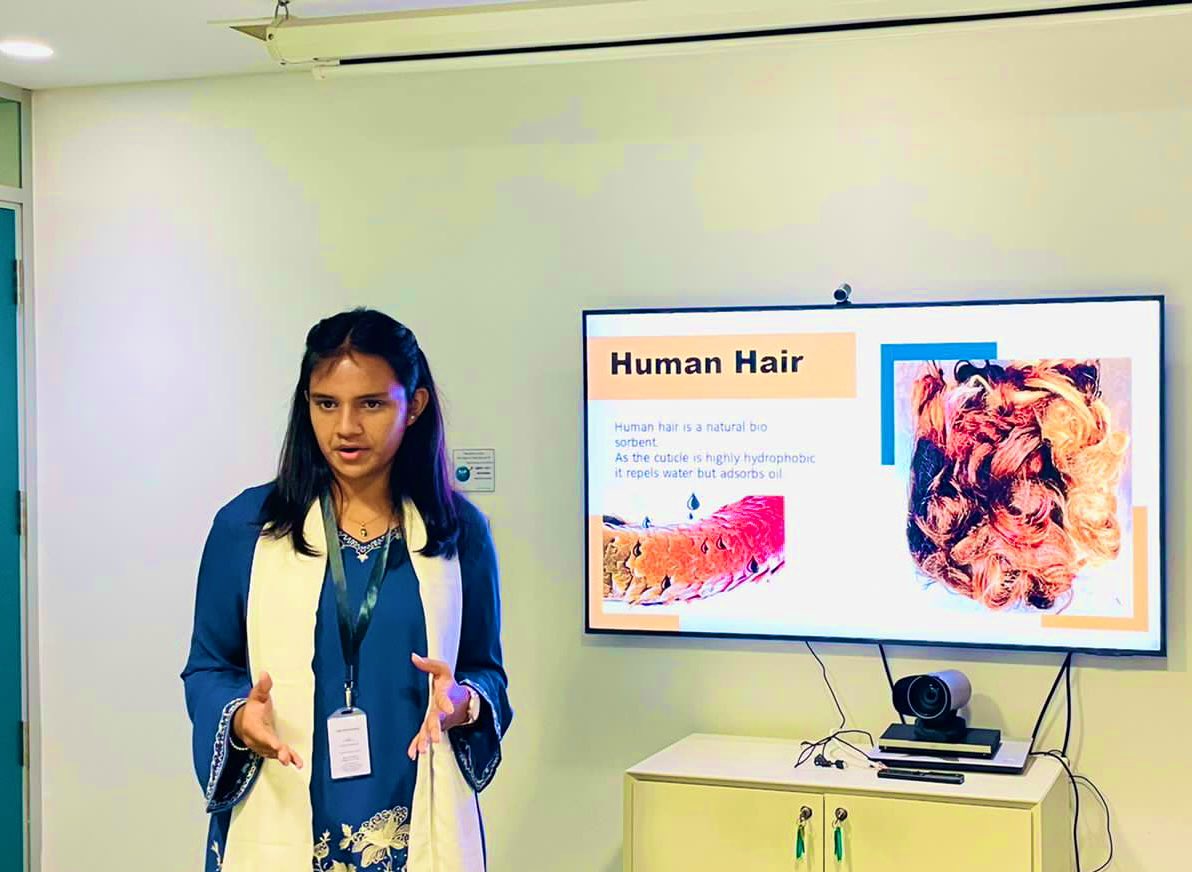 SwedenAmbBD's tweet photo. Many congratulations to Shegufta 
Mehjabeen! She is the #Bangladesh winner of Stockholm Junior #Water Price 2022 for innovative research on human hair as absorber of oil spill in 💦. Shegufta will partake in the prestigious global competition during #WorldWaterWeek in🇸🇪.
🤞🏼🇧🇩❤️! https://t.co/F0RpdkJ8lu