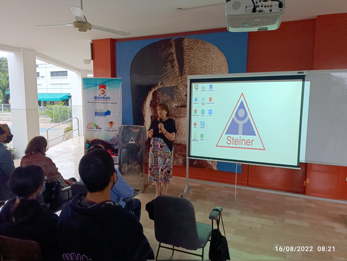 i_penhafiel's tweet photo. Hoy con @rosaliaarteaga visitando instituciones educativas a las que les gusta leer !!!
@EdinunEc
#Edinun #Lectura #Jerónimos https://t.co/VRVHbkjtoo