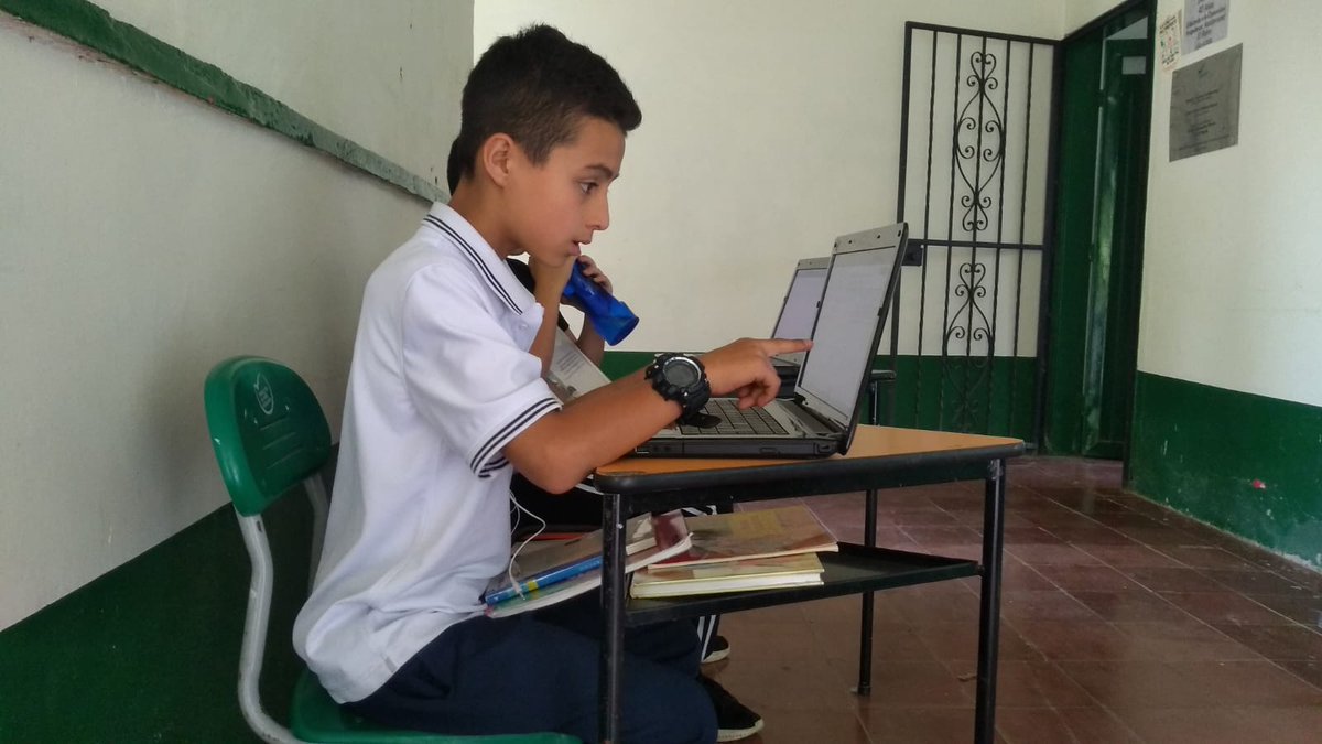 RuralEspiritu's tweet photo. RED DE BIBLIOTECAS ESCOLARES RURALES
Proceso de Sistematización y rotulación del material bibliográfico con los Estudiantes
#RedDeBibliotecasEscolaresRurales
#lecturayescrituracreativa. #FomentoArtisticoyCultural #EducacionComplementaria #LaboratorioDelEspiritu #ElRetiro https://t.co/7OAlx8xzzh