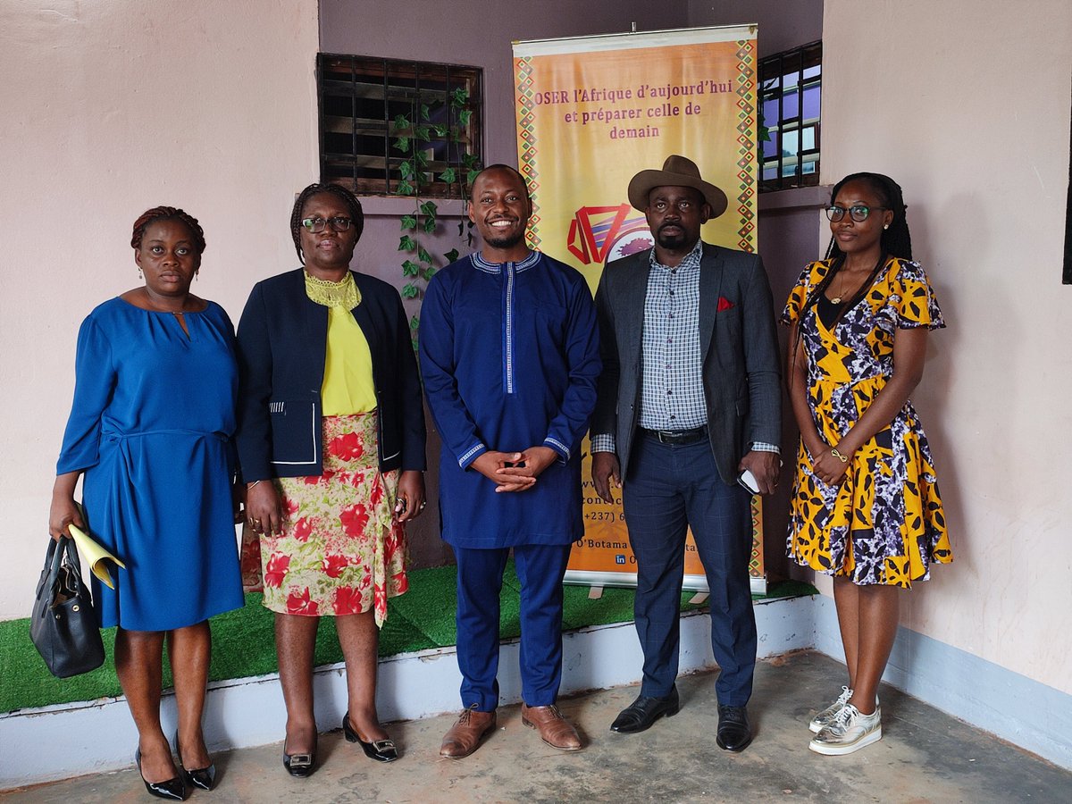 C'était le lundi 08 août 2022

Dans le cadre du processus de demande d’agrément pour les incubateurs, nous avons accueilli dans nos locaux,  les représentants du <a href="/celcomminpmeesa/">MINPMEESA</a>

#entrepreneuriat #incubateur