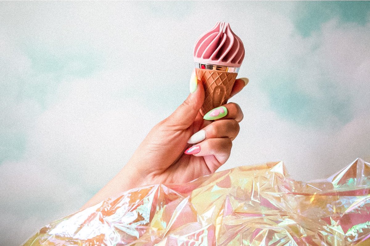 Seductime1's tweet photo. No es un helado cualquiera ¡es el helado! 🍦 Un vibrador suave y con diferentes velocidades by @SatisfyerCOM 
Lo puedes conseguir aquí ⬇️⬇️
https://t.co/j3JiOMdnpa https://t.co/W4akrqUl1d