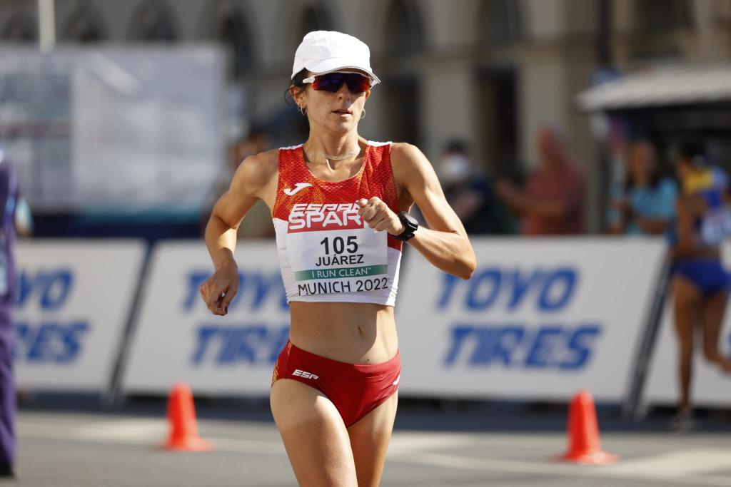 👏🏽👏🏽 Si hi ha algú que representa TOTS els valors de l'atletisme, aquesta és <a href="/MarJuarez93/">Mar Juarez</a>. En plena recuperació d'un càncer, amb la força i l'entusiame que la caracteritzen, avui ha quedat 7a en els 35 km marxa a <a href="/ECMunich2022/">Munich2022</a>.
Enhorabona, Mar. Ets un gran exemple! 💫
#Munich2022