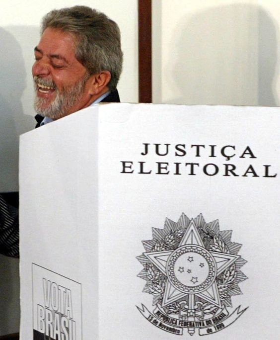 lulaverso's tweet photo. eu depois de apertar o 13 na urna em outubro 😌 https://t.co/0beWrrXfyD