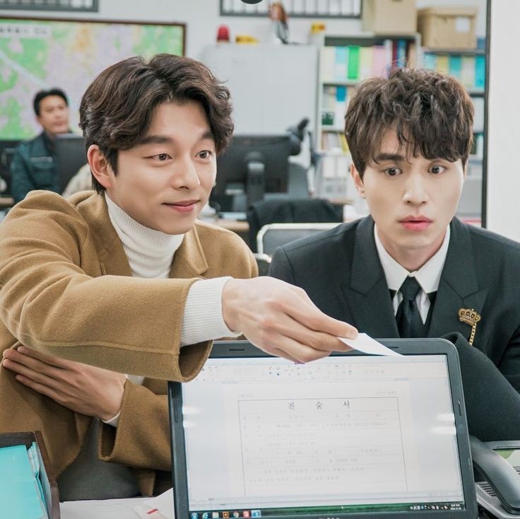 Sizin dostluğunuza aşığım beyler 🖤
#Goblin #GongYoo #LeeDongwook