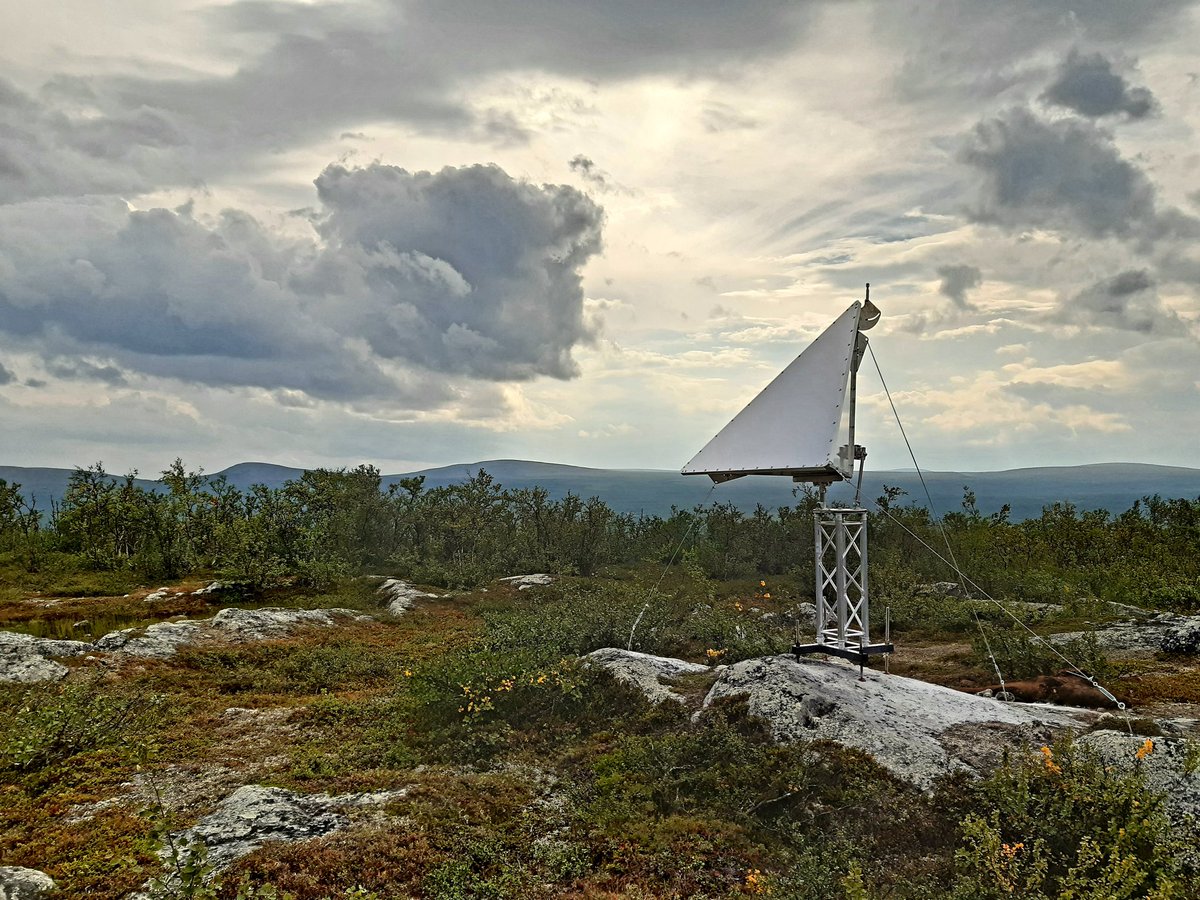 Dr_Jyri's tweet photo. Geodetic InSAR reflector installed today at Sinettätunturi #FinnRef permanent GNSS station, 68°N. Also absolute gravity measurements. @fgi_nls https://t.co/m8O1eOWLPb