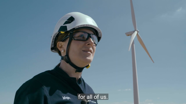 JoshHicksBP's tweet photo. bp owns an interest in 10 wind farms across the US. These consist of 1,000 turbines occupying 175,000 acres – the size of NYC! 🗽 You can learn more about them and the great people helping run them in this 3-minute video. 💨 #ACP22 https://t.co/l03yanXXl1 https://t.co/G6gQK9rHsU