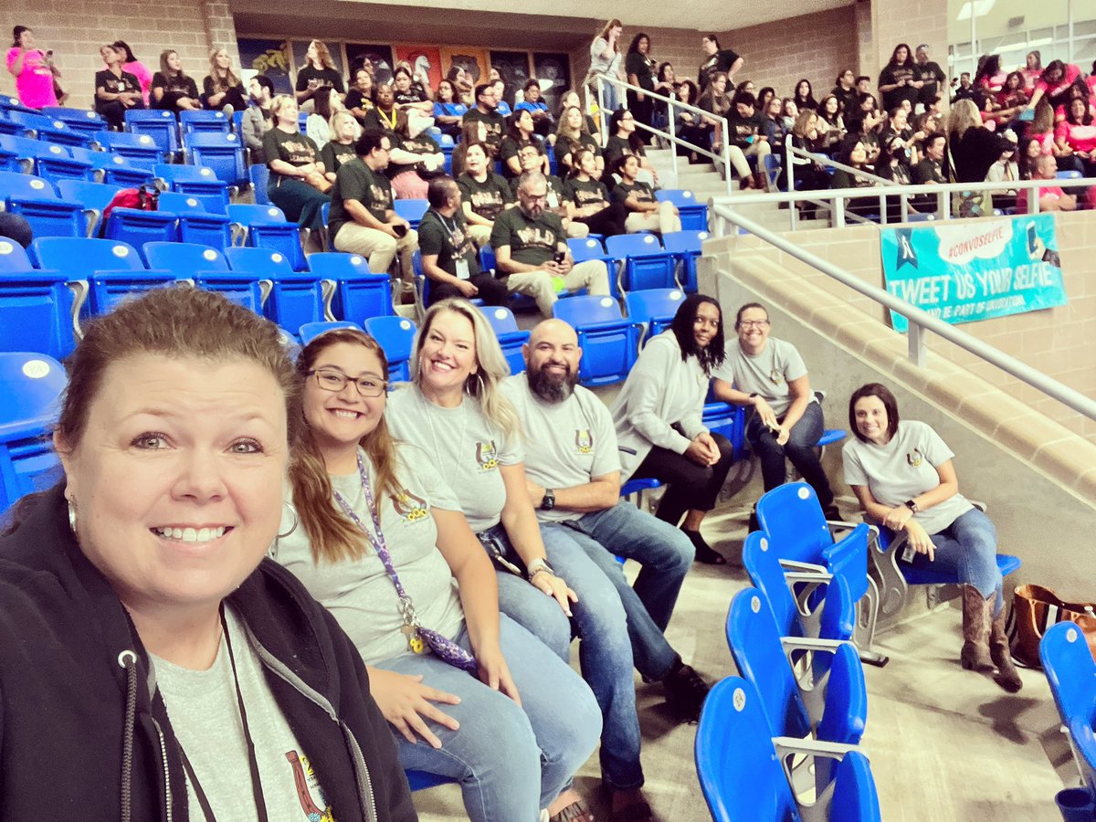Burton5th's tweet photo. Convocation 2022 #NISDignited  @WardWranglers https://t.co/tMVZ1aNcgW