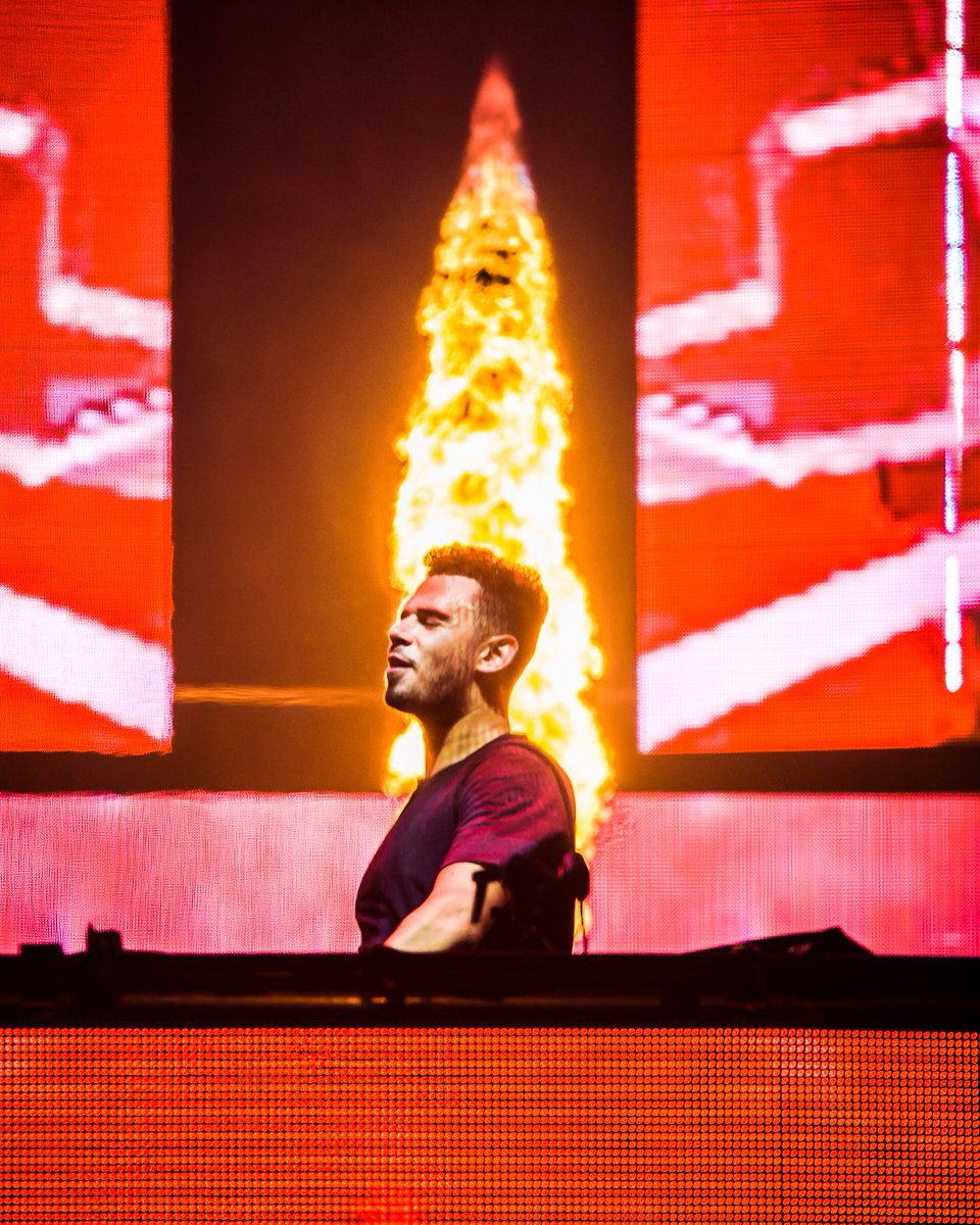 _AMFofficial's tweet photo. ❌❌❌Trip back to 2015 when we all went crazy throughout the night. What do you remember from that AMF? #AMF10 https://t.co/paLL9rNIsB