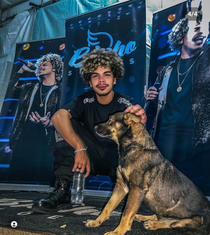 eudjlucasdabxd's tweet photo. Saudades do pagode né BB então dia 11 de Setembro vamos voltar na humildade com show completo com Binho Simões ao vivo na Domingueira da piscina Do Queimadão simbora ...
#umpagodenomeufunk
#domingueiradapiscinadoqueimadao
#bailedaprincipal https://t.co/kb8O0E8NZE