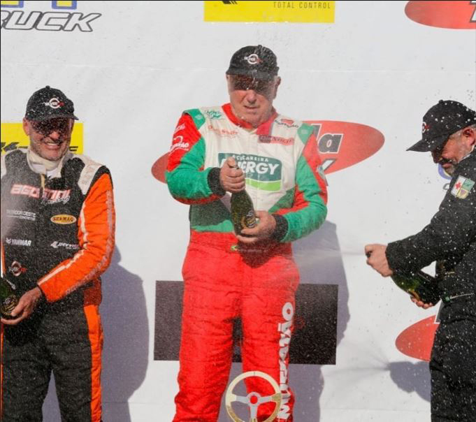 corsaracing's tweet photo. No último final de semana, Rafael Fleck e a lenda Pedro Muffato, aos 82 anos, foram os grandes vencedores da etapa de Cascavel da Fórmula Truck.

#StockCar #StockSeries #porschecupbrasil #SprintSeries #PorscheCup #copatruck #formulatruck  #motorsport #automobilismo #racing https://t.co/6SgVOX1r1J