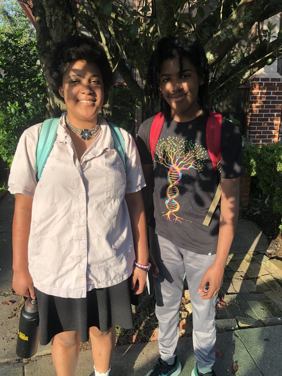 MartiAndreDumas's tweet photo. The sun wouldn’t let us be great, but…
Last first day of school pic for Bigger J/First first day of high school pic for the Littlest J
+
The Littlest J managed to call shotgun.
#ObligatoryFirstDayofSchoolPic
#IsEigthGradeREALLYHighSchool? https://t.co/zCyNuV367k