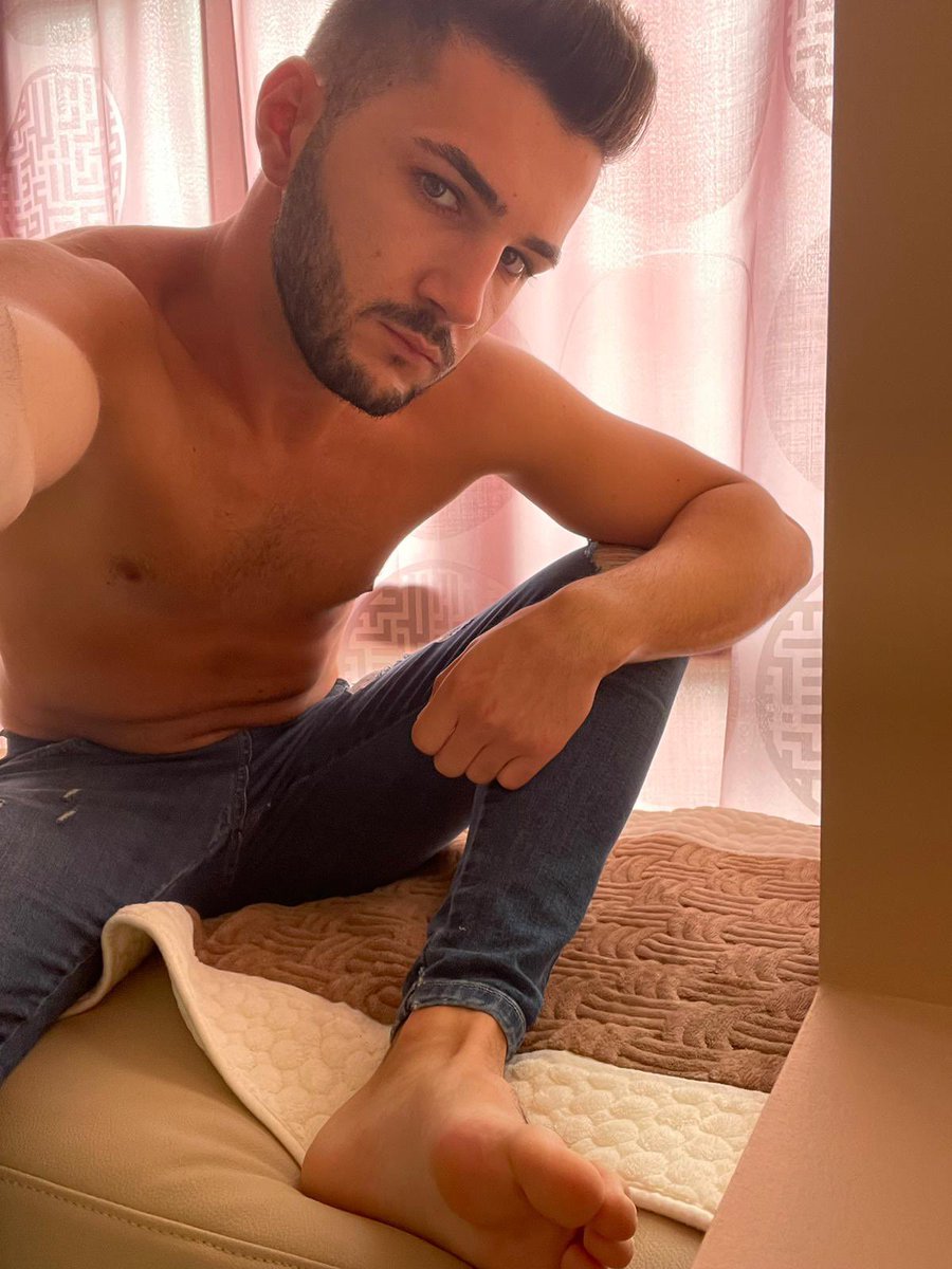 masterart98's tweet photo. Your favorite master online, I have some time for you shitty losers 🖕🏼💲 

#finD #Findom #cashmaster #cashgod @AlphaMaleWorld1 https://t.co/2LSrX1RYuH