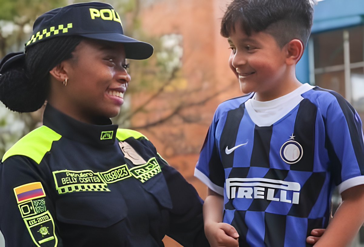 Ponal_Colombia's tweet photo. Nuestros jóvenes son parte viva de la evolución en todo el territorio colombiano. #TransformaciónPolicial #EsUnHonorSerPolicía https://t.co/s1JxwX0K04