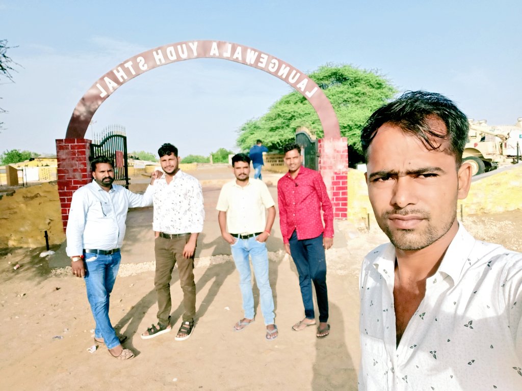 SaajanTr's tweet photo. #जैसलमेर_भ्रमण
@HSanchoriya 
@Niranja64829721 https://t.co/tEyqmdba2A