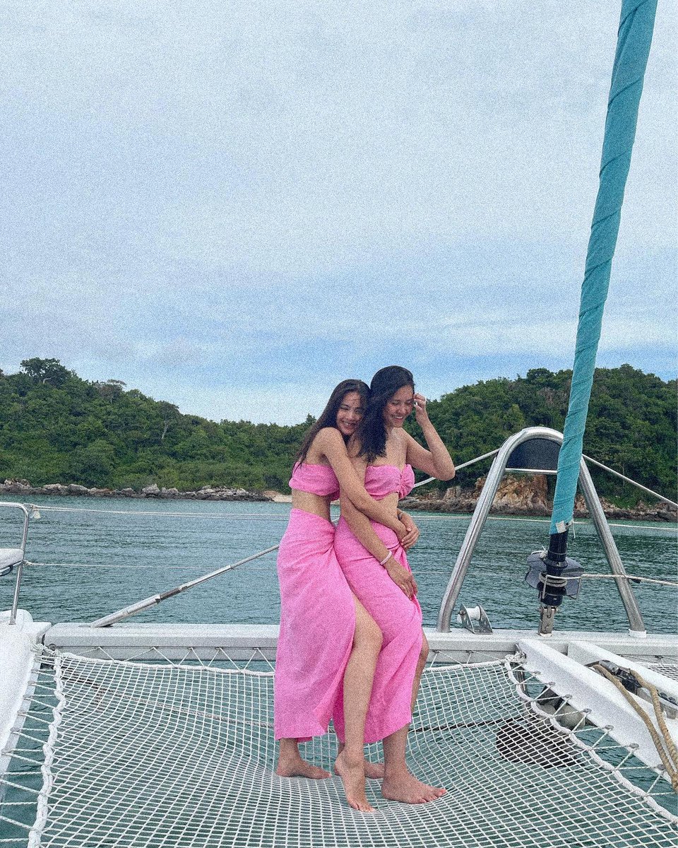 zephaniahs_'s tweet photo. Carcar and rara missed each other looks so cute pinky sisters vibe https://t.co/L6VVDkxGs9